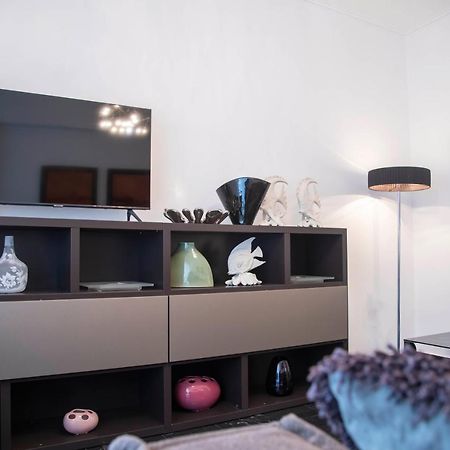 Konstantinos Stylish Brand New Apt In The Heart Of Atene Esterno foto