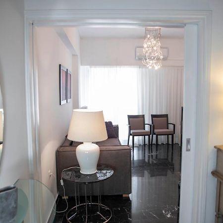 Konstantinos Stylish Brand New Apt In The Heart Of Atene Esterno foto