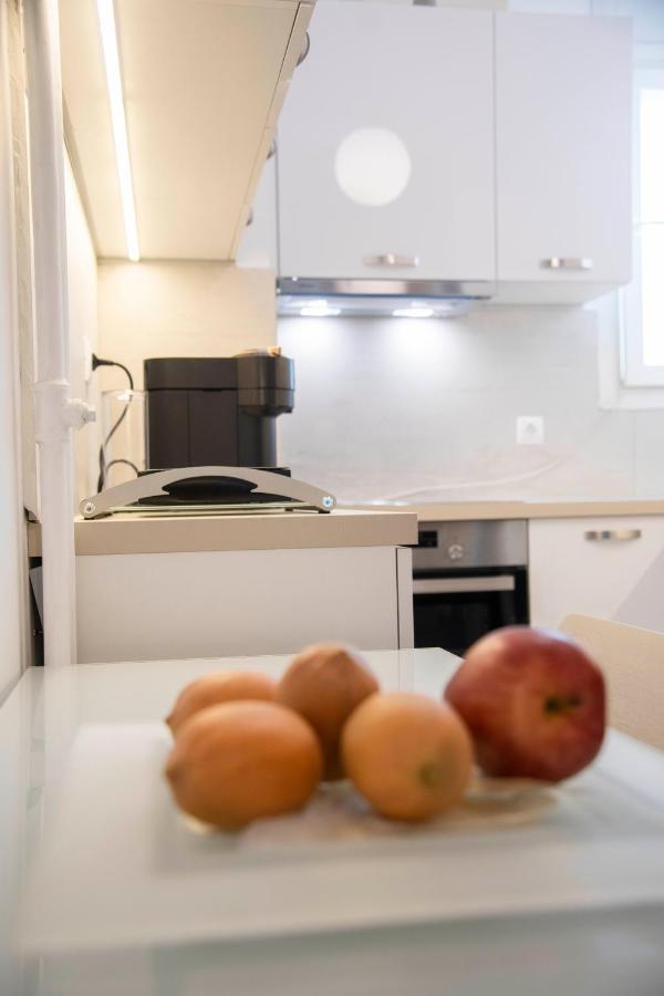 Konstantinos Stylish Brand New Apt In The Heart Of Atene Esterno foto