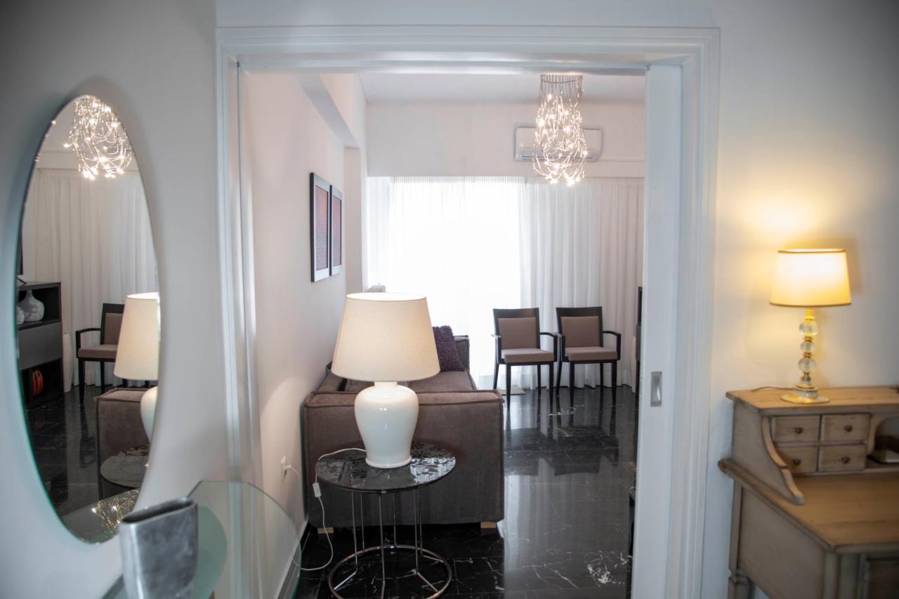 Konstantinos Stylish Brand New Apt In The Heart Of Atene Esterno foto