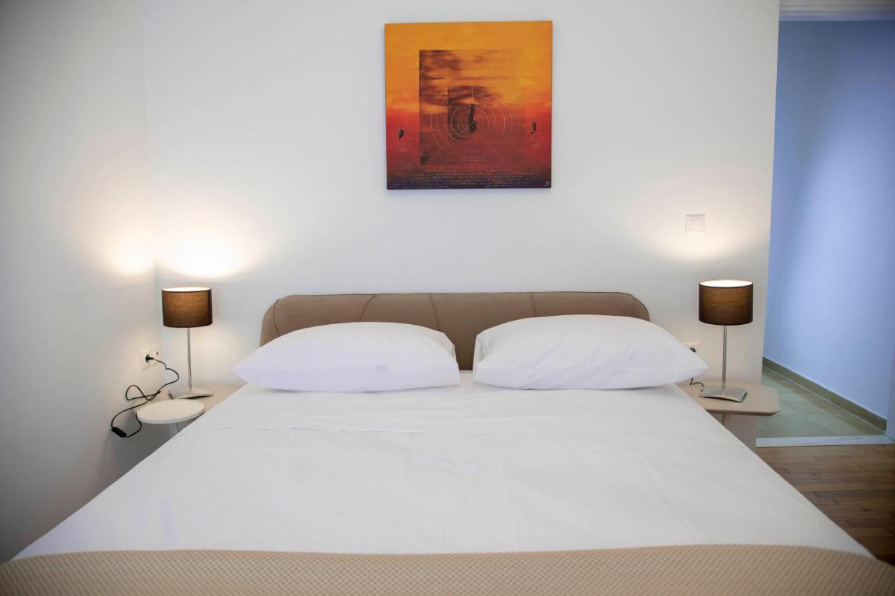 Konstantinos Stylish Brand New Apt In The Heart Of Atene Esterno foto