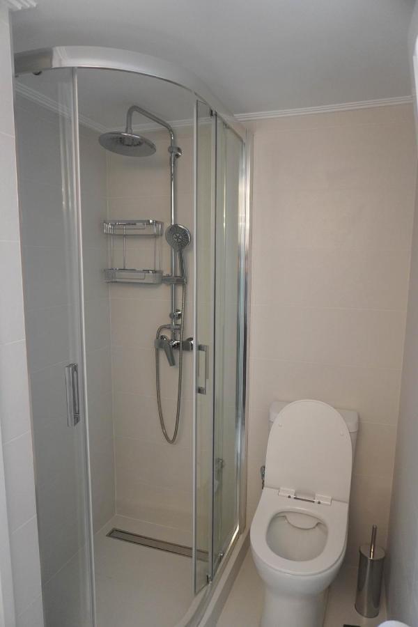 Konstantinos Stylish Brand New Apt In The Heart Of Atene Esterno foto